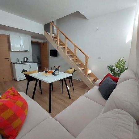 Apartmani Roza Pola Esterno foto